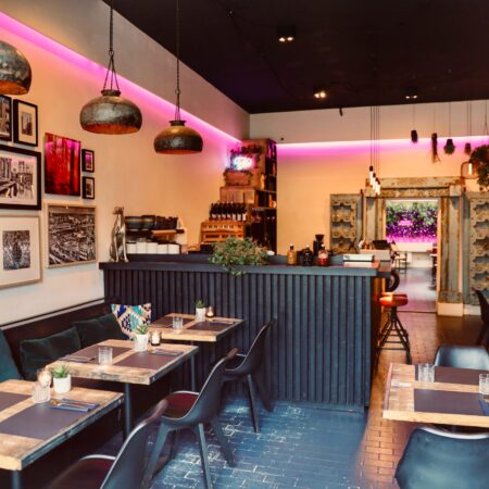 Flavor and Spice restaurant interieur